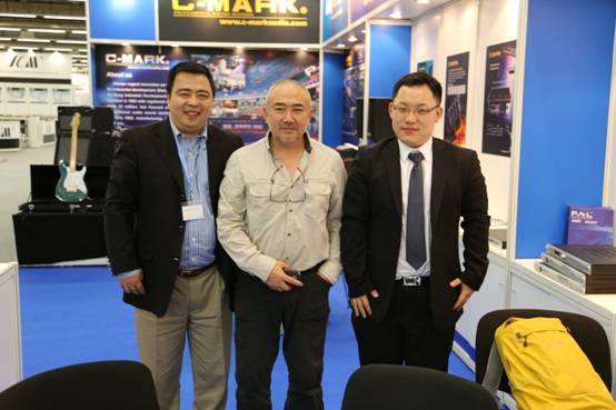 With John Lee from the Biggest Music shop in Asia, Tom L;ee Group.