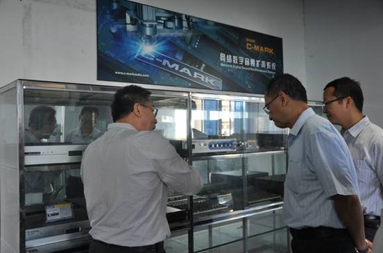 周宝宁先生为大家介绍数字音频产品